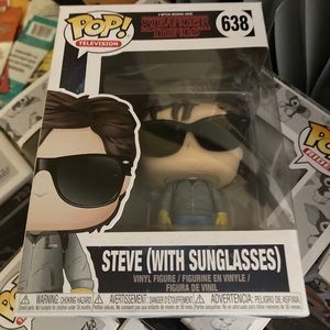 Funko pop Steve with sunglasses stranger things